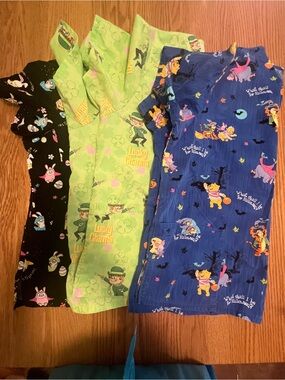 Mixed Lot of 3 Women's Scrub Tops Size X Large- Easter, Halloween, Lucky Charms